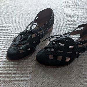Women's Black Woven Leather Shoes